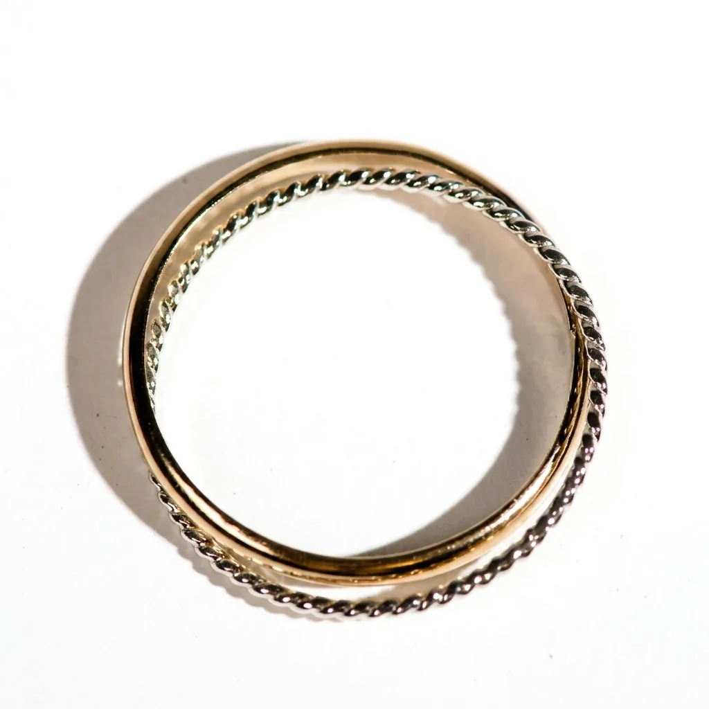 Bague double Nicki, design superposé élégant